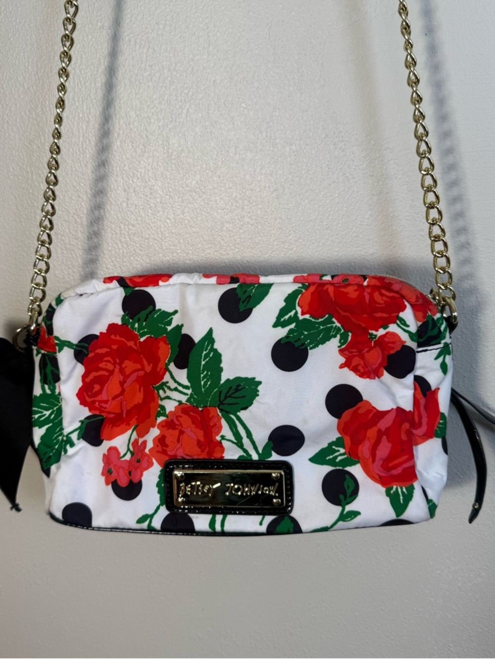 Betsy Johnson White Red Rose Floral Bag Patent Leather Shoulder Purse Crossbody